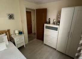 Stunning 3-bed Apartment in Croydon 4