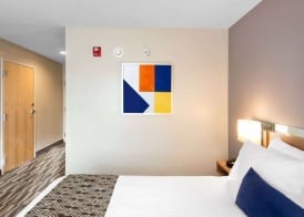 Microtel Inn & Suites by Wyndham Farmington 4