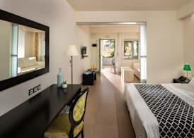 Angela Suites Boutique Hotel 5