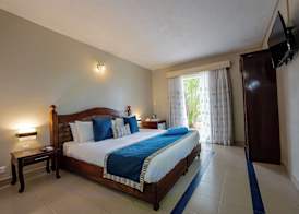 Le Grand Bleu Hotel 3