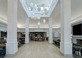 Hilton Garden Inn Detroit Metro Airport 5
