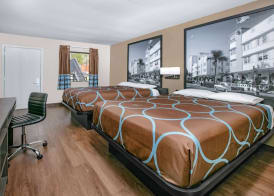 Super 8 by Wyndham Moss Point 5