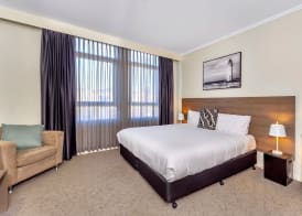 New Haus by Hougoumont Hotel, former Bannister 22 5