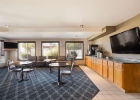 Americas Best Value Inn Sparks 3