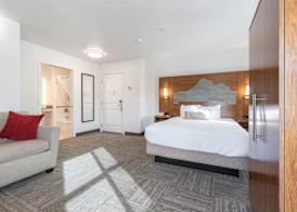 Marshall Suites Bainbridge Island, SureStay Collection by BW 3