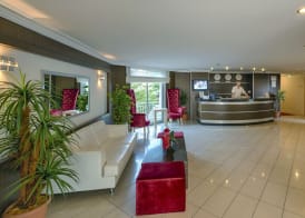 Risus Hotel Side 3
