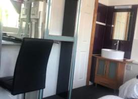 OYO The Bentleys Hotel 5
