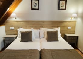 Hostal Escuils 2