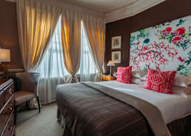 11 Cadogan Gardens and The Apartments 5