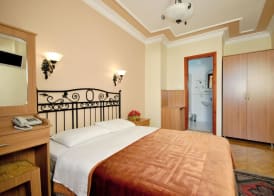 Side Hotel 4