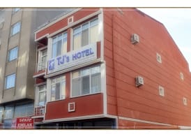 TJ's Hotel 3