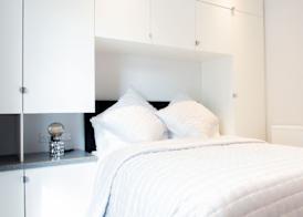 Speare's Den - 2BR Apartment, Heart of Town, Parking, Sleeps 4 3