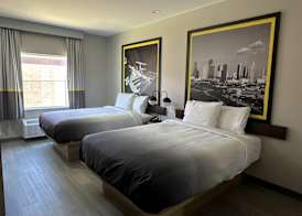 Super 8 by Wyndham Baytown 5