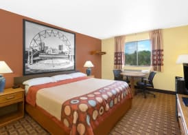 Super 8 by Wyndham Boone 4