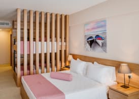 Olivia Palm Hotel 4