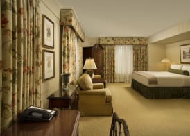 Mayflower Park Hotel 5