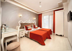 Deluxe Newport Hotel - Old City 5