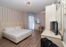 Hotel Riviera 5
