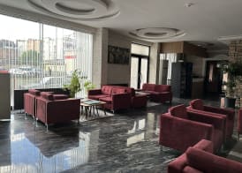 GRAND DELUXE HOTEL 2