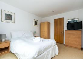 Superfast Broadband 2BD City Flat Farringdon 4