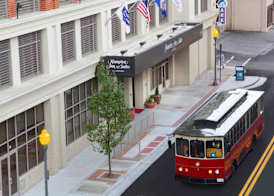 Hampton Inn & Suites - Roanoke-Downtown, VA 3