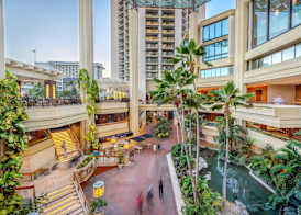Hyatt Regency Waikiki Beach Resort & Spa 4