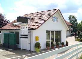 Kraft Hotel Pool & Klimaanlage AC 3