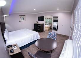 Diamond Bell Inn & Suites 5