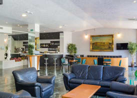 Hotel Plaza con piscina 3