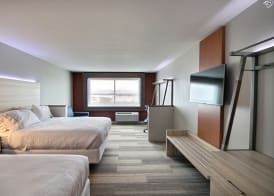 Holiday Inn Express & Suites FOND DU LAC by IHG 4