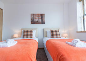 Comfortable 2BR Swindon Long Stay 3