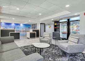 La Quinta Inn & Suites by Wyndham Jacksonville Mandarin 2
