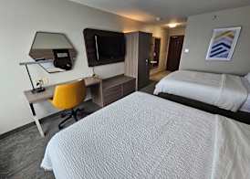Holiday Inn Express & Suites CINCINNATI-BLUE ASH by IHG 5