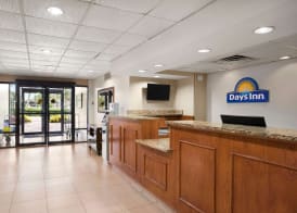 Days Inn by Wyndham Jacksonville Airport 2