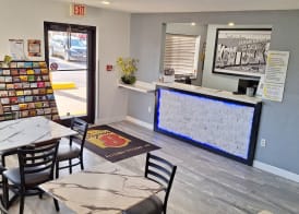 Super 8 by Wyndham Elizabethtown 2