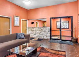 Super 8 by Wyndham Bellefontaine 2