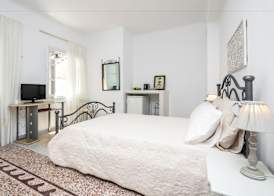 Naxos Center Houses 5