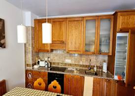 Apartment With Balcony and Mountain Views 5
