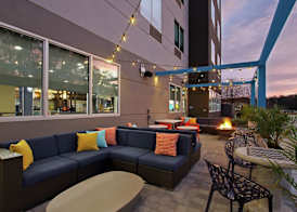 Tru By Hilton Mobile 2