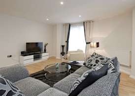 Chelsea Bridge Apartments 2