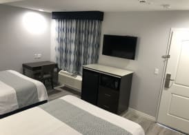 Travelodge Inn & Suites by Wyndham West Covina 5