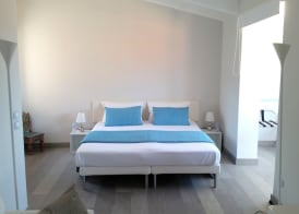 B&B Unique 4