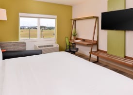 Holiday Inn Express & Suites ST. PETERSBURG - MADEIRA BEACH by IHG 3