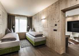 Presulis Hideaway Apartments & Restaurant 4