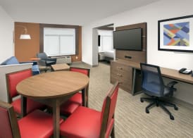 Holiday Inn Express & Suites BALTIMORE - BWI AIRPORT NORTH by IHG 3
