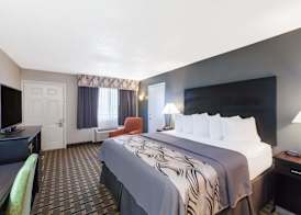 DAYS INN BY WYNDHAM ENNIS 2