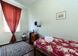Edinburgh Gallery Bed & Breakfast 5