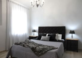 LUCCA IN CHIC - No Ztl, Free Parking, Priv Bath, Old City 550m 5