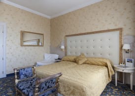 Hotel Riviera 5