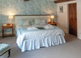 The Dragon Hotel 3